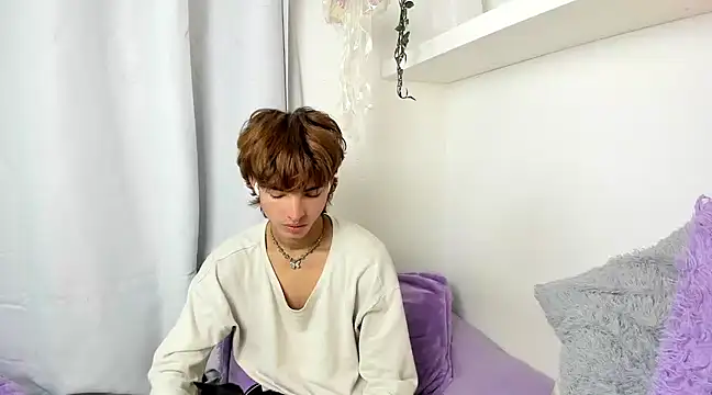 santy-kitty online show from January 19, 2025, 3:08 am