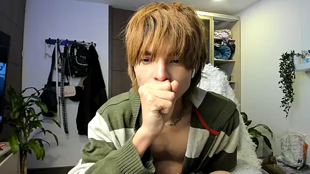 santy-kitty online show from March 13, 2025, 3:22 am