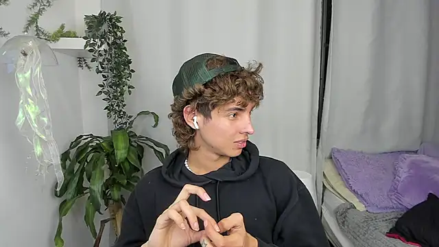 Snapshot of santy-kitty chatting on December 18, 2025, 3:45 am santy-kitty online show from December 18, 2025, 3:45 am