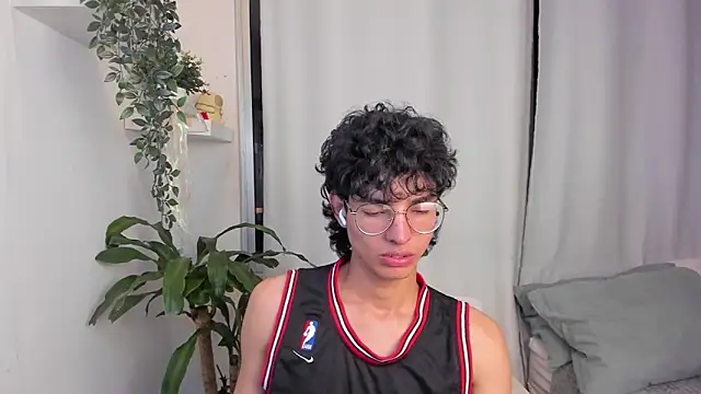 Snapshot of santy-kitty chatting on February 19, 2026, 3:24 am santy-kitty online show from February 19, 2026, 3:24 am