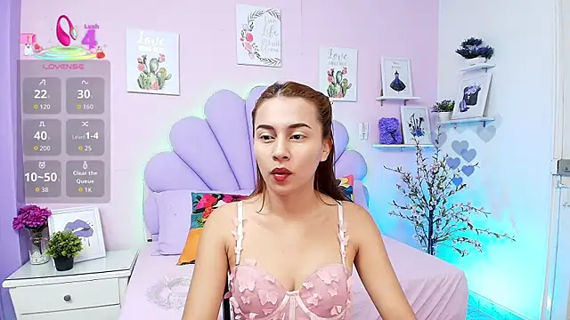 HannaPretthy online show from September 9, 2025, 11:43 am