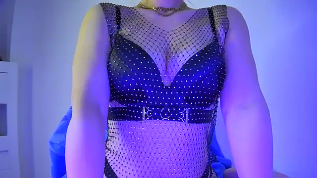 Snapshot of Sissy-Bee chatting on May 1, 2026, 6:01 pm Sissy-Bee online show from May 1, 2026, 6:01 pm
