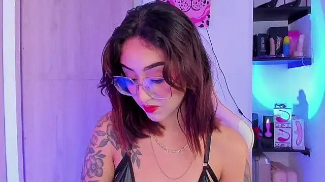 MelodieRoy online show from February 27, 2025, 5:36 pm