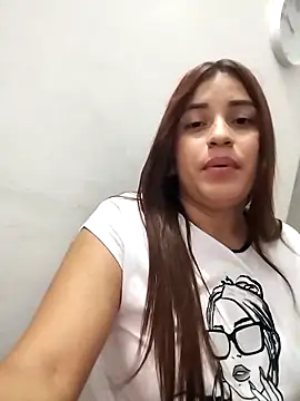 perlita05 online show from February 18, 2025, 2:05 am