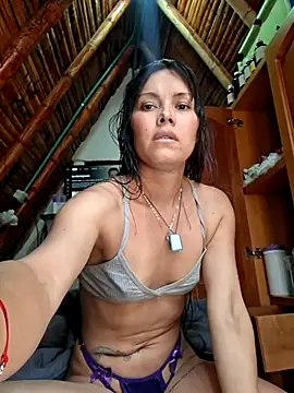 Snapshot of amazonafit_ chatting on May 9, 2026, 8:14 pm amazonafit online show from May 9, 2026, 8:14 pm