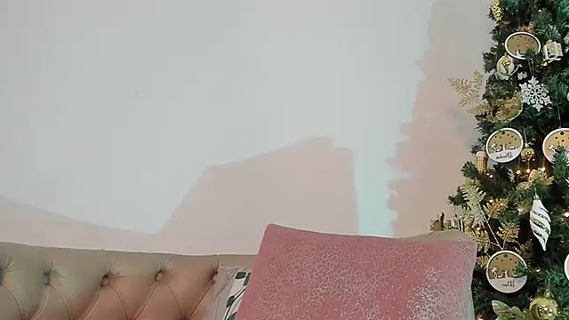 MatheoVelez online show from December 23, 2024, 5:22 pm