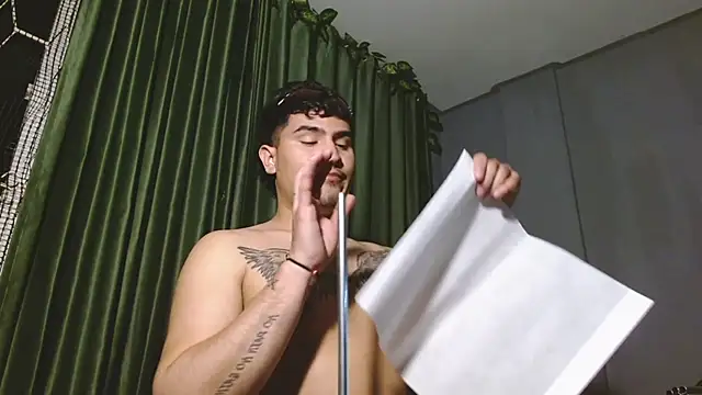 MatheoVelez online show from September 10, 2025, 1:27 am