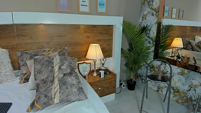 EmaBakker online show from February 20, 2025, 6:24 pm