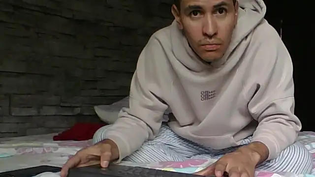 Sexylatin64 online show from April 19, 2026, 6:10 pm