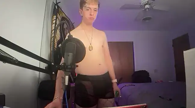 twentywithafelonyy online show from December 14, 2024, 9:29 am