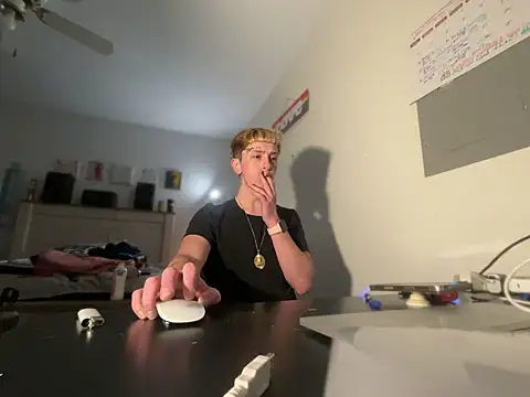 twentywithafelonyy online show from January 23, 2025, 5:45 am