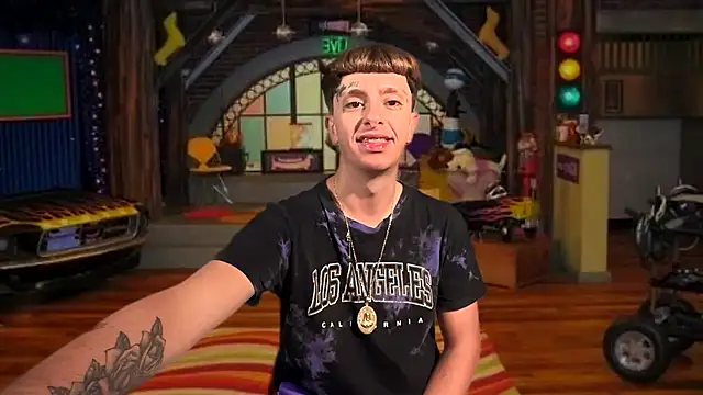 twentywithafelonyy online show from September 22, 2025, 1:18 am