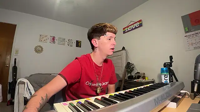 twentywithafelonyy online show from September 29, 2025, 6:29 am