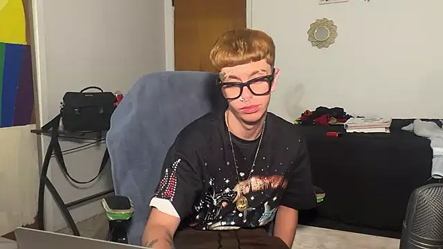 twentywithafelonyy online show from November 8, 2025, 10:37 am