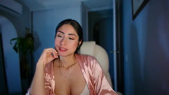 auroracaruso11 online show from October 25, 2025, 10:59 pm