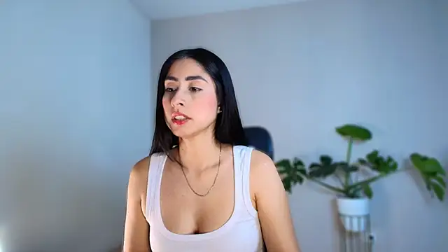 auroracaruso11 online show from March 21, 2026, 7:17 pm