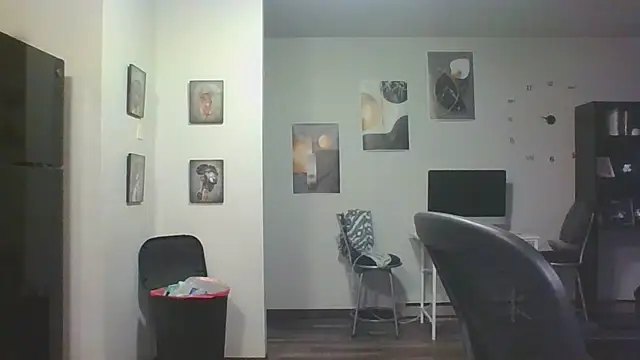 Stayinalive1992 online show from October 14, 2025, 2:12 am