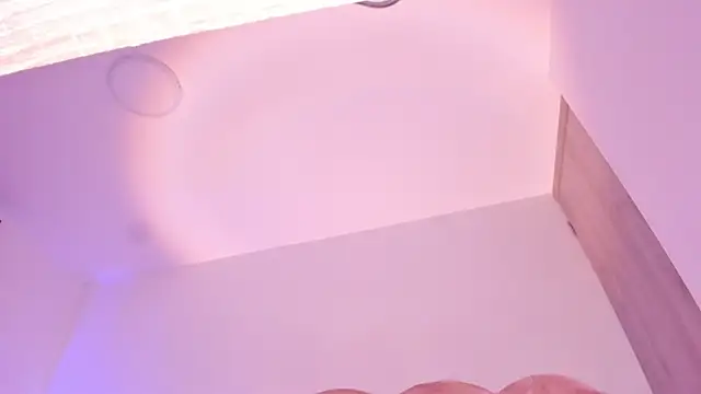 amelie murphy  online show from April 16, 2026, 11:00 am