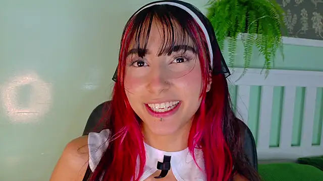 ParisFox  online show from November 8, 2025, 11:47 pm