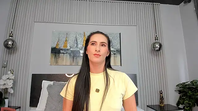Snapshot of SaraGomez1 chatting on June 3, 2026, 2:33 pm SaraGomez1 online show from June 3, 2026, 2:33 pm