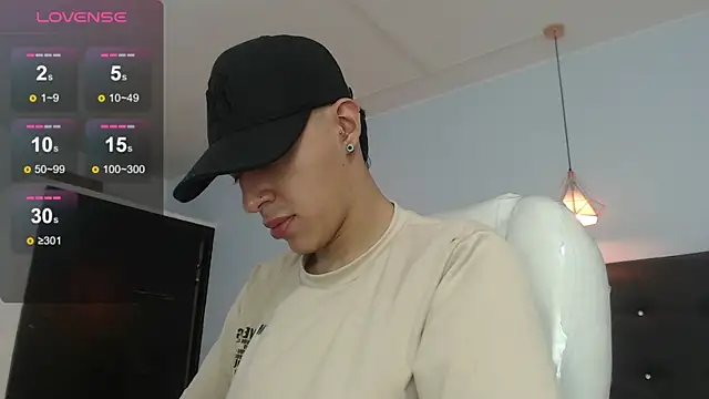 Lobo 17  online show from October 7, 2025, 3:36 am