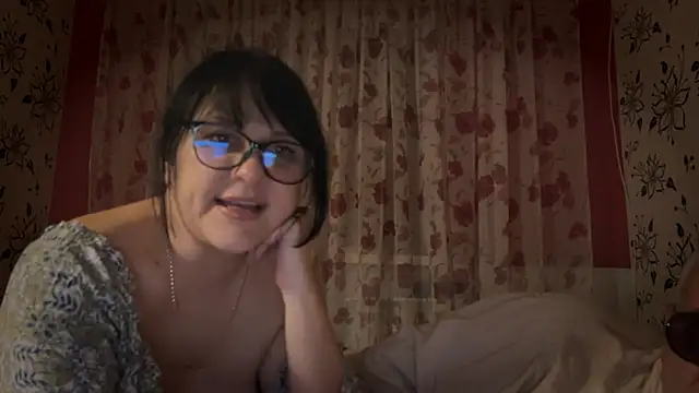 StellarTeam online show from November 13, 2025, 6:51 pm