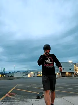 QcMisterv13 online show from April 18, 2026, 11:49 pm