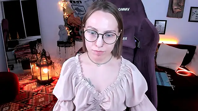 AphexQueen online show from January 22, 2025, 4:23 pm