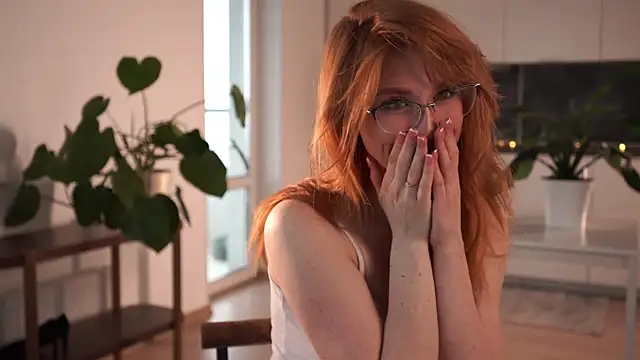 EsmaCrumbley online show from April 21, 2026, 4:30 am