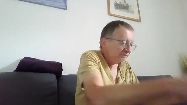naturiste974 online show from June 3, 2026, 2:55 pm