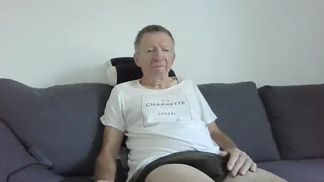 naturiste974 online show from June 7, 2026, 5:22 am