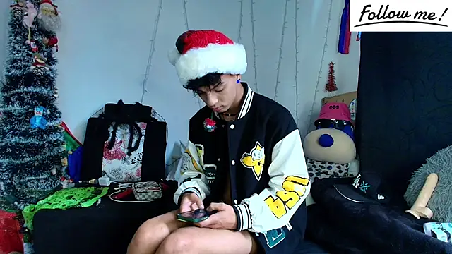twink sebas  online show from December 25, 2024, 3:06 pm
