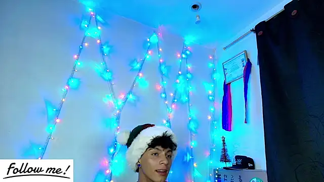 twink sebas  online show from December 30, 2024, 1:04 am
