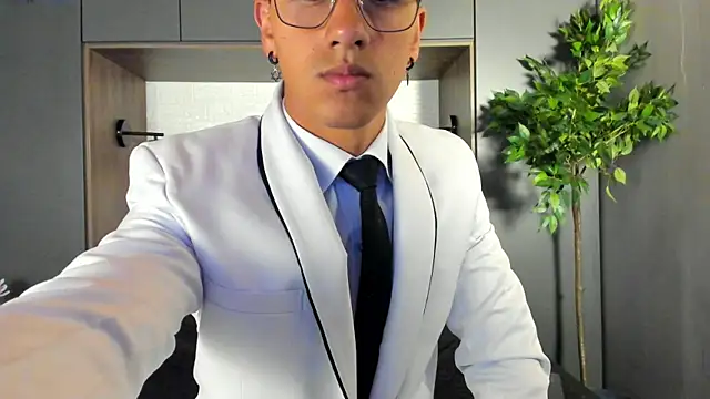 Andy Joy  online show from October 2, 2025, 12:01 pm