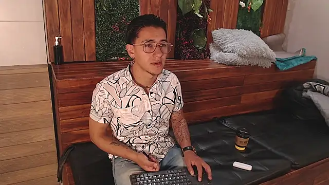 Andy Joy  online show from November 10, 2025, 11:42 am