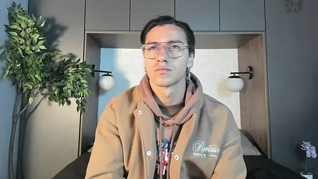 Andy Joy  online show from April 21, 2026, 11:38 am