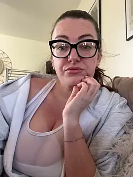 Miss Stassi online show from March 2, 2025, 9:10 am