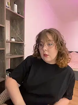 Snapshot of cinnabon_ chatting on December 8, 2024, 3:13 pm cinnabon online show from December 8, 2024, 3:13 pm