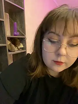 Snapshot of cinnabon_ chatting on December 20, 2024, 2:05 pm cinnabon online show from December 20, 2024, 2:05 pm