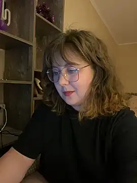 Snapshot of cinnabon_ chatting on December 24, 2024, 7:44 pm cinnabon online show from December 24, 2024, 7:44 pm