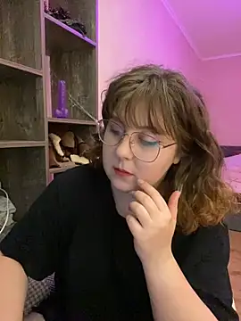 Snapshot of cinnabon_ chatting on December 25, 2024, 6:09 pm cinnabon online show from December 25, 2024, 6:09 pm