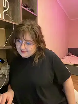 Snapshot of cinnabon_ chatting on December 26, 2024, 3:31 pm cinnabon online show from December 26, 2024, 3:31 pm