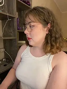 Snapshot of cinnabon_ chatting on January 12, 2025, 4:50 pm cinnabon online show from January 12, 2025, 4:50 pm