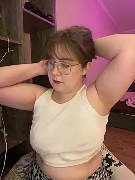 Snapshot of cinnabon_ chatting on January 13, 2025, 8:04 pm cinnabon online show from January 13, 2025, 8:04 pm