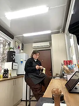 Snapshot of cinnabon_ chatting on January 19, 2025, 10:17 am cinnabon online show from January 19, 2025, 10:17 am