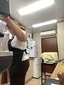 Snapshot of cinnabon_ chatting on January 19, 2025, 1:22 pm cinnabon online show from January 19, 2025, 1:22 pm