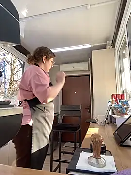 Snapshot of cinnabon_ chatting on January 28, 2025, 12:00 pm cinnabon online show from January 28, 2025, 12:00 pm