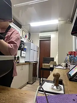 Snapshot of cinnabon_ chatting on January 30, 2025, 5:28 pm cinnabon online show from January 30, 2025, 5:28 pm