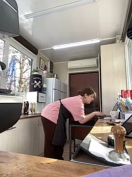 Snapshot of cinnabon_ chatting on February 1, 2025, 10:37 am cinnabon online show from February 1, 2025, 10:37 am