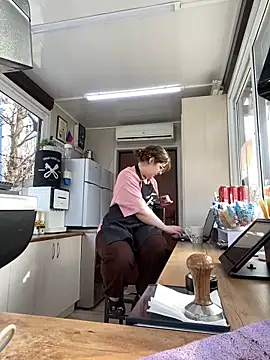 Snapshot of cinnabon_ chatting on February 2, 2025, 11:51 am cinnabon online show from February 2, 2025, 11:51 am